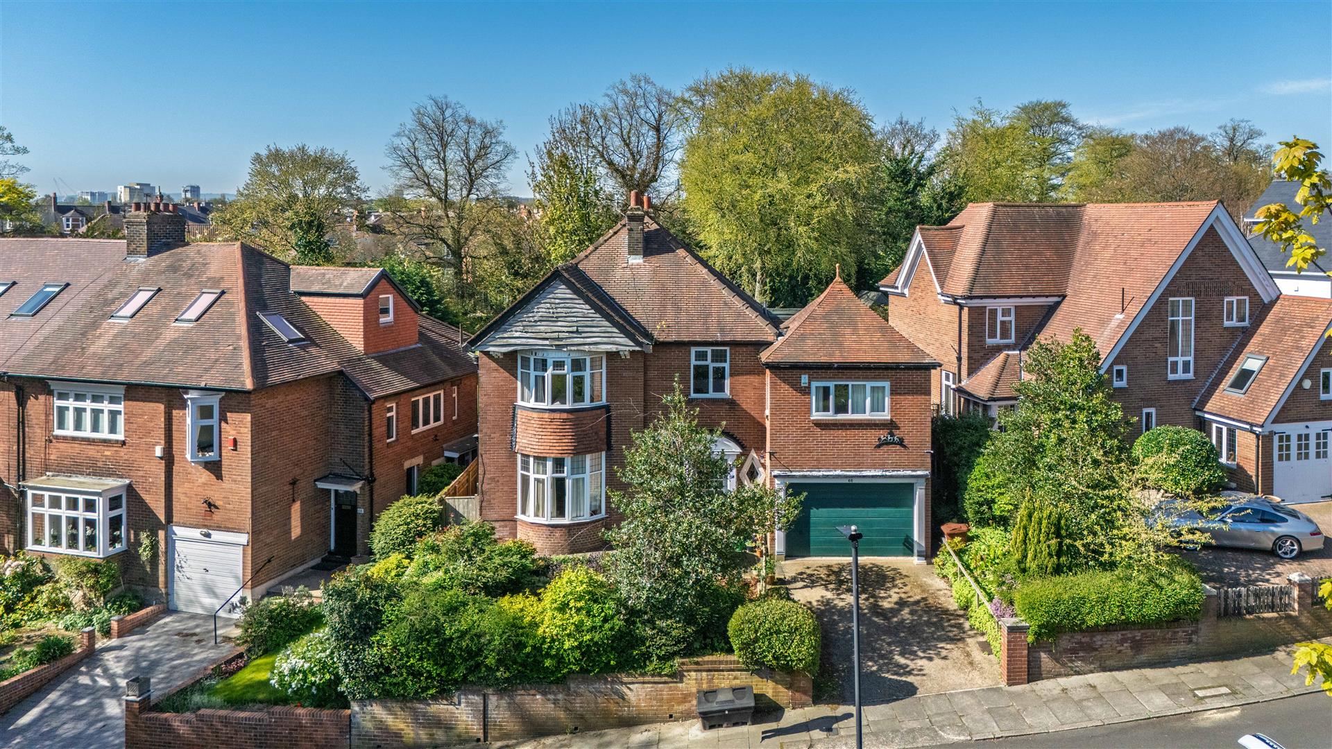 4 bedroom Detached house Under Offer