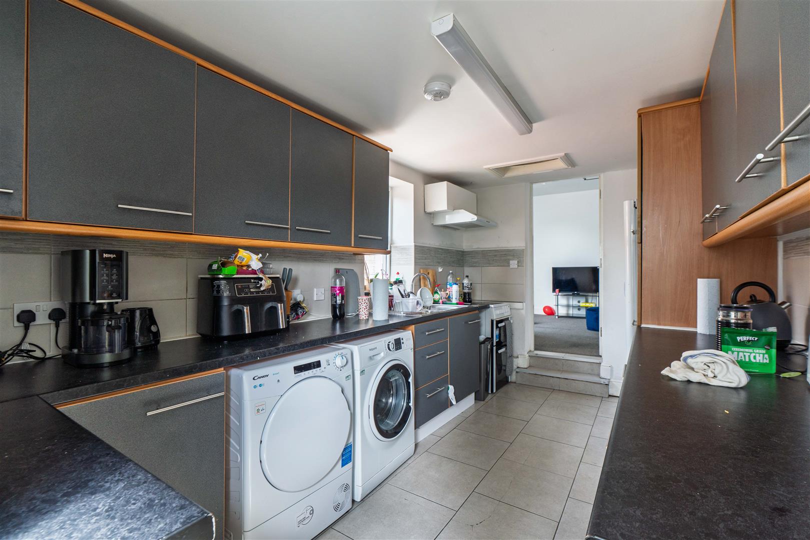 4 bedroom Maisonette Let