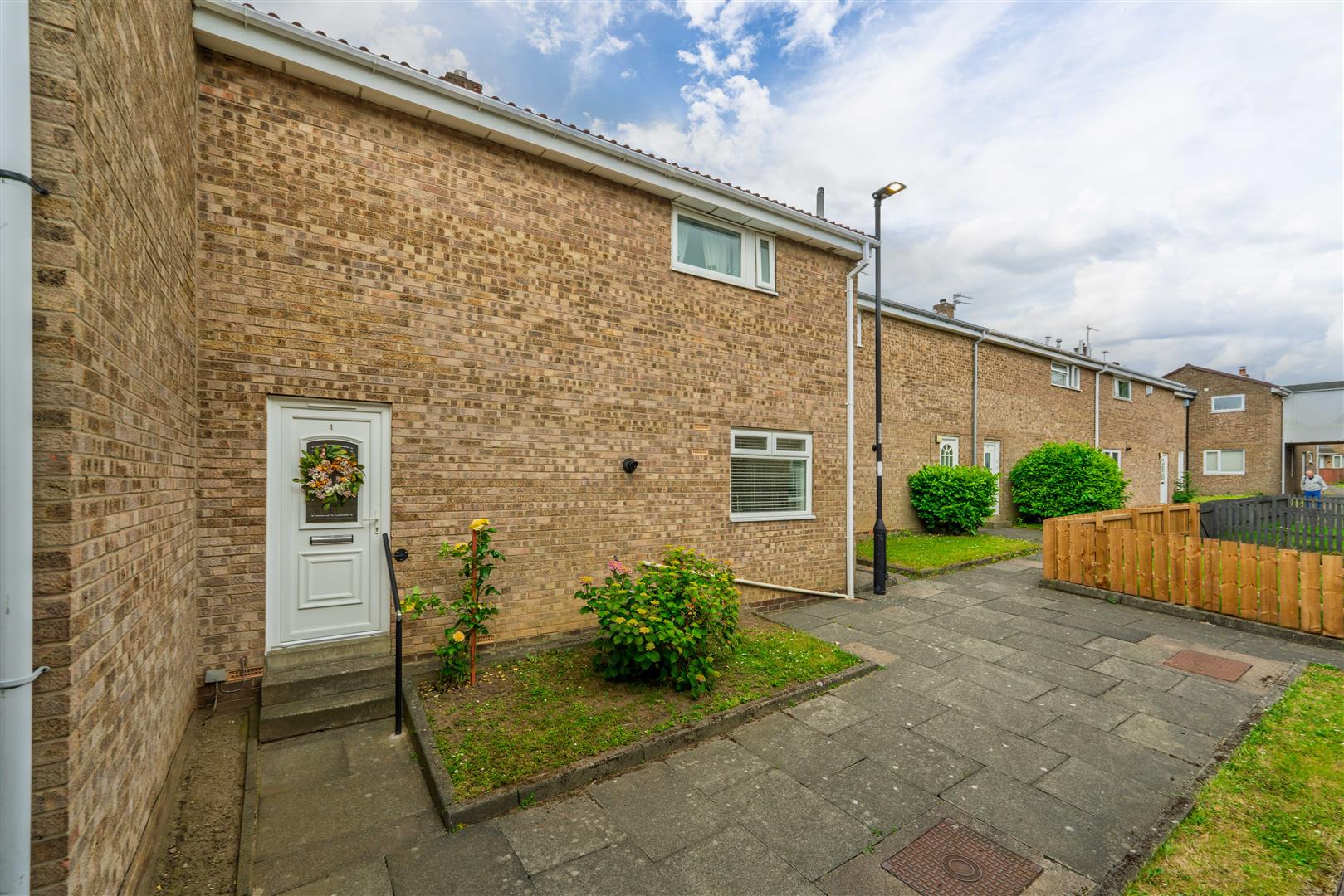 2 bedroom Terraced House Under Offer
