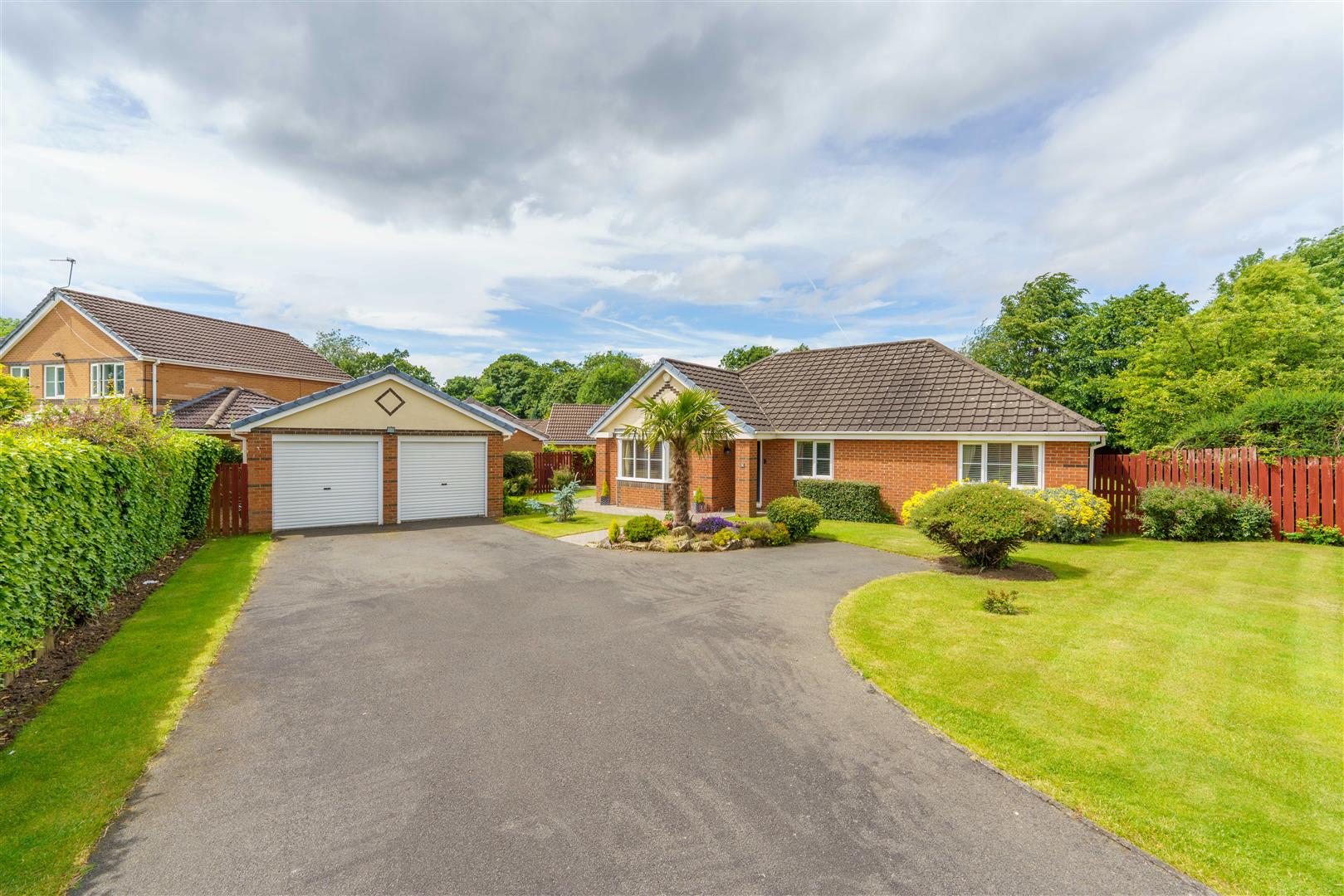 3 bedroom Detached bungalow Under Offer