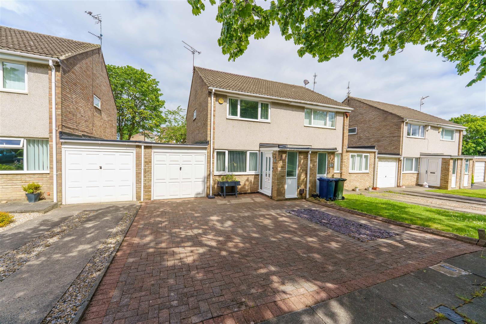 2 bedroom Semi-detached house For Sale