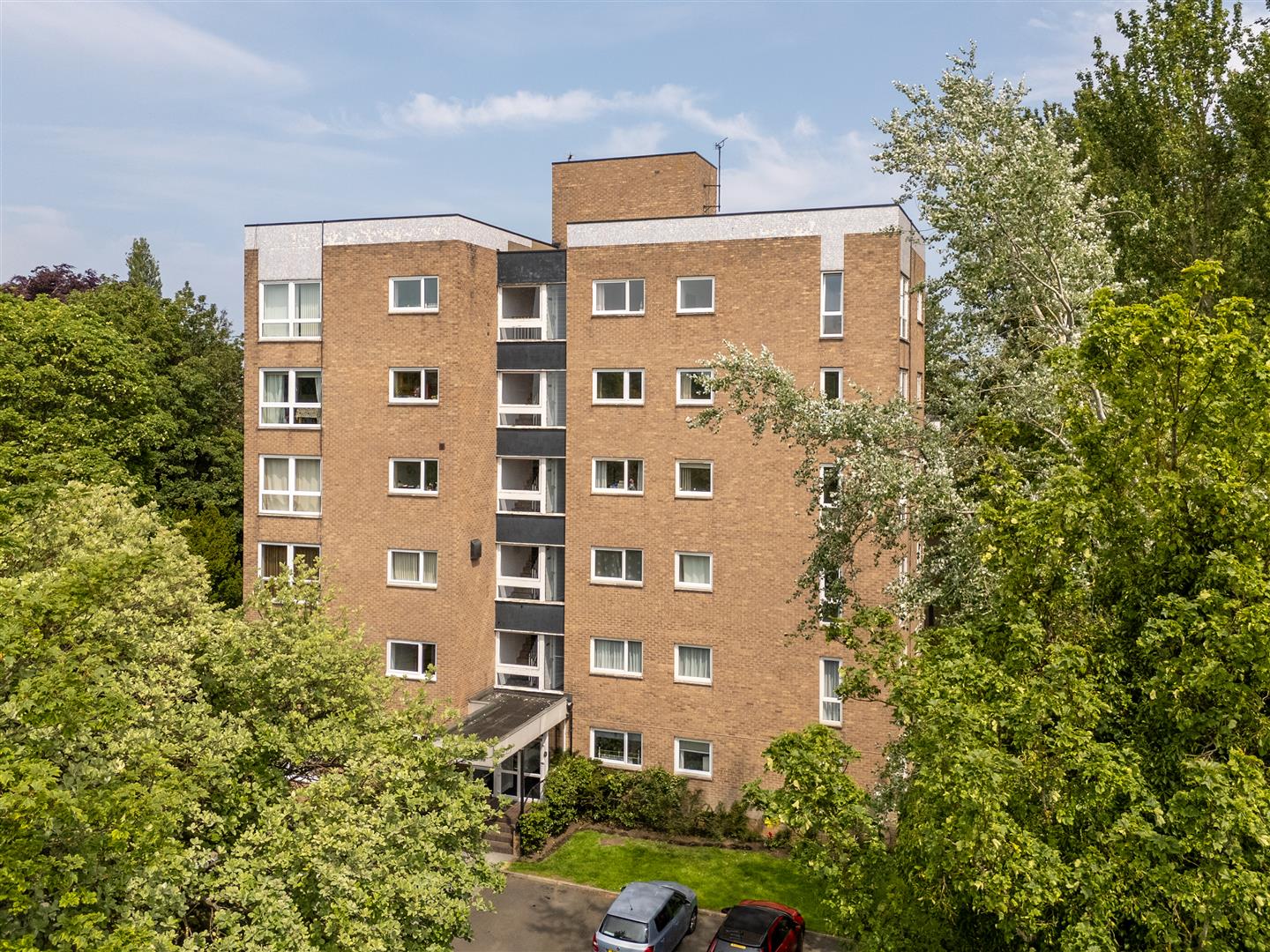 2 bedroom Flat For Sale