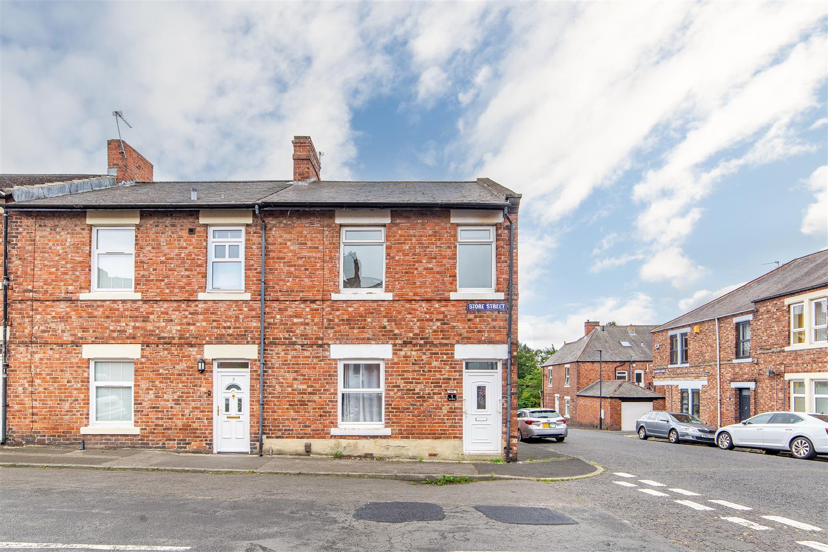 3 bedroom End of terrace house Under Offer