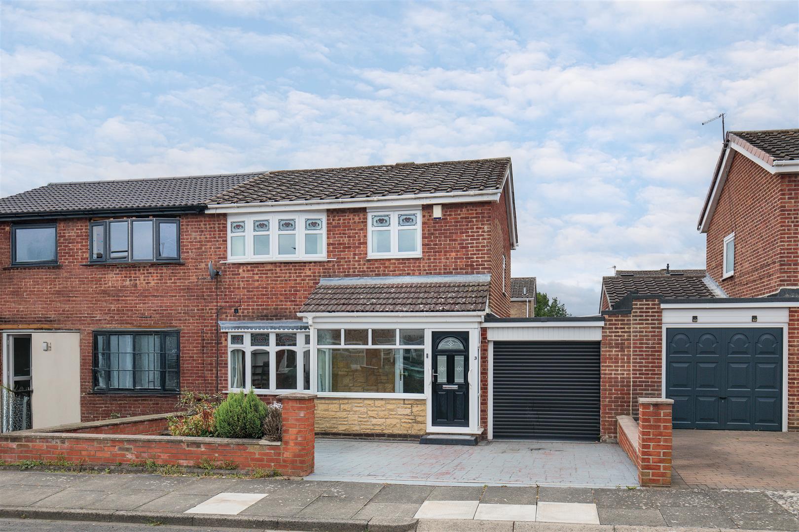 3 bedroom Semi-detached house For Sale