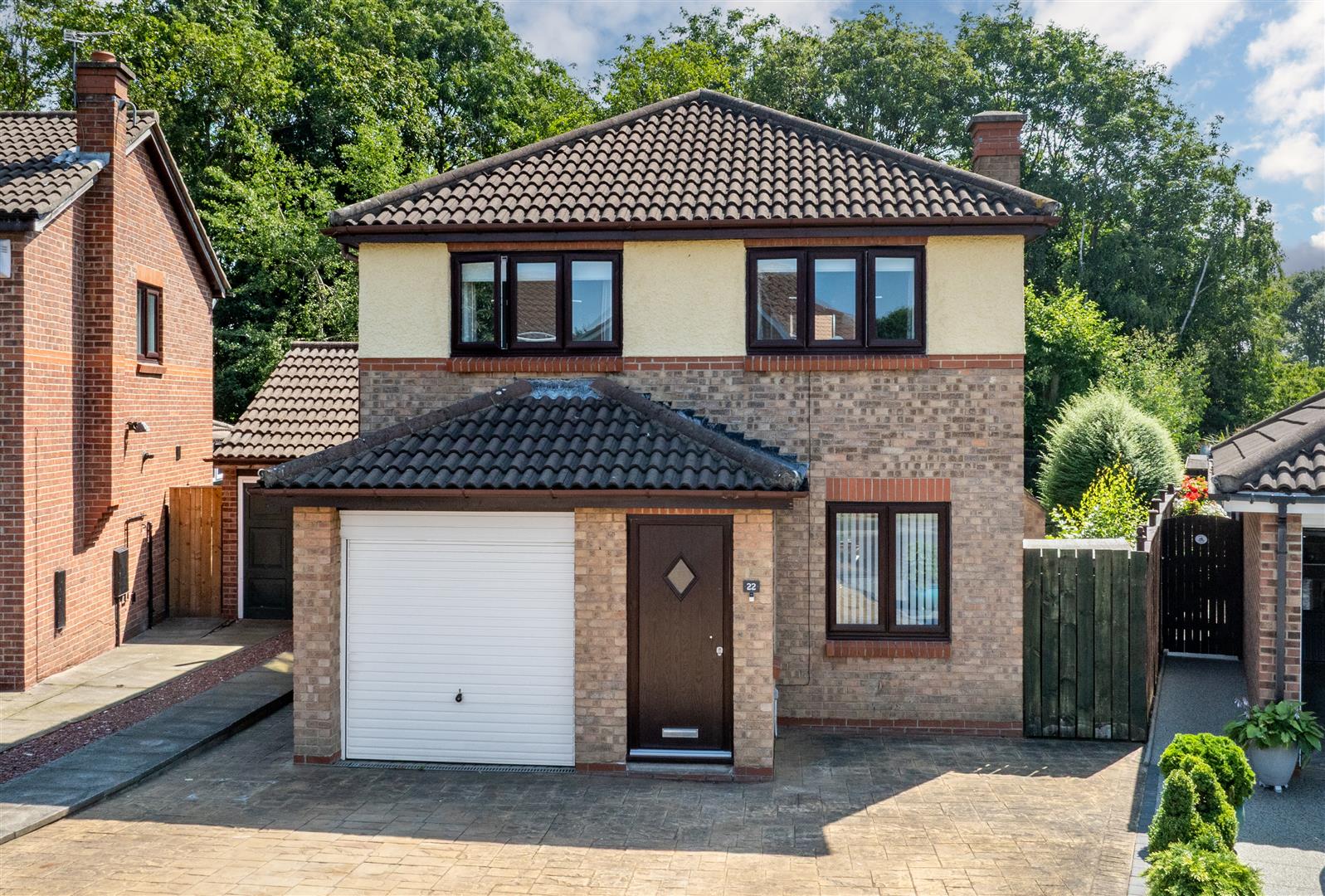 3 bedroom Detached house For Sale