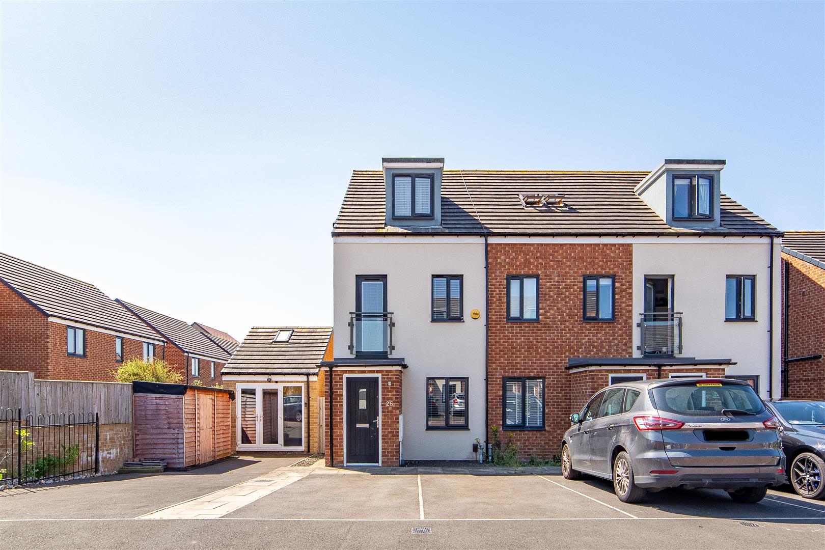 3 bedroom Town house For Sale