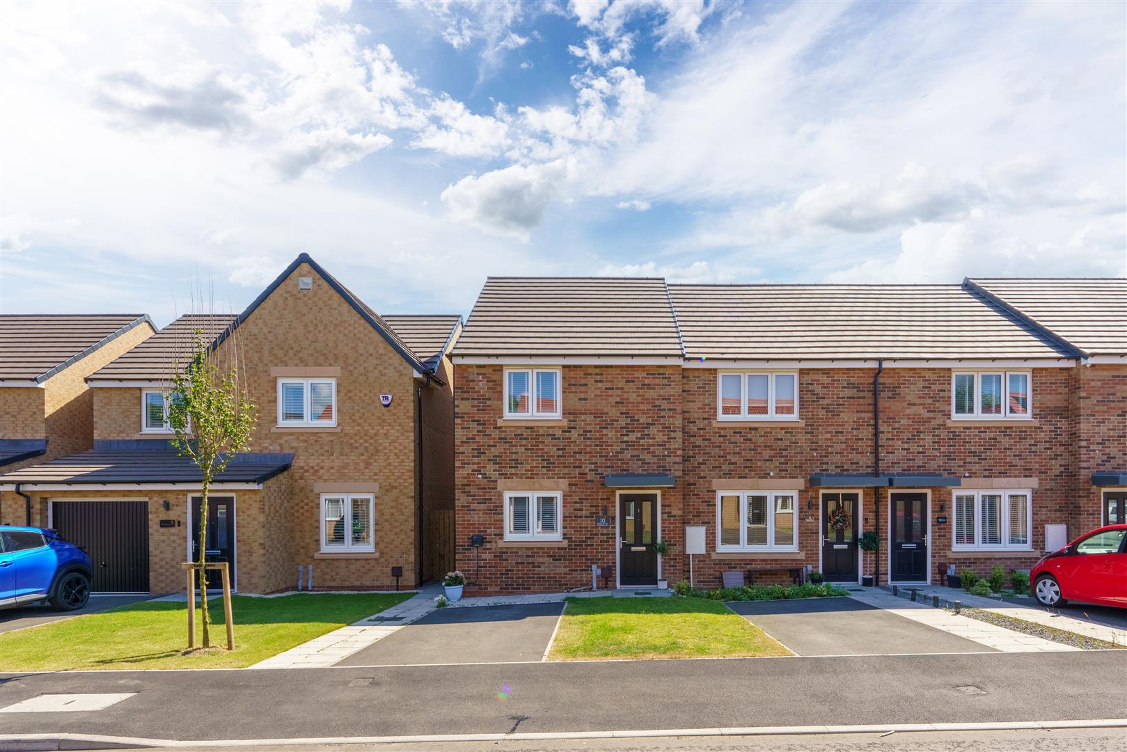 2 bedroom End of terrace house Under Offer