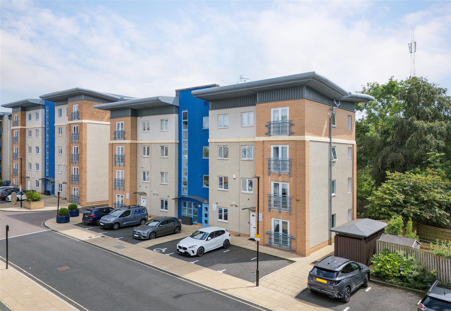 2 bedroom Apartment For Sale