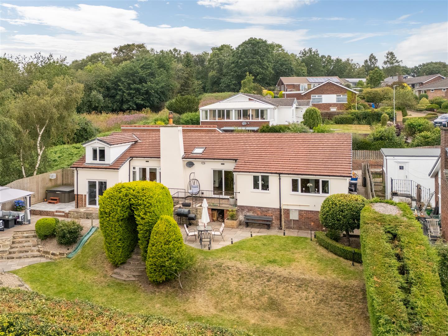 7 bedroom Detached bungalow For Sale