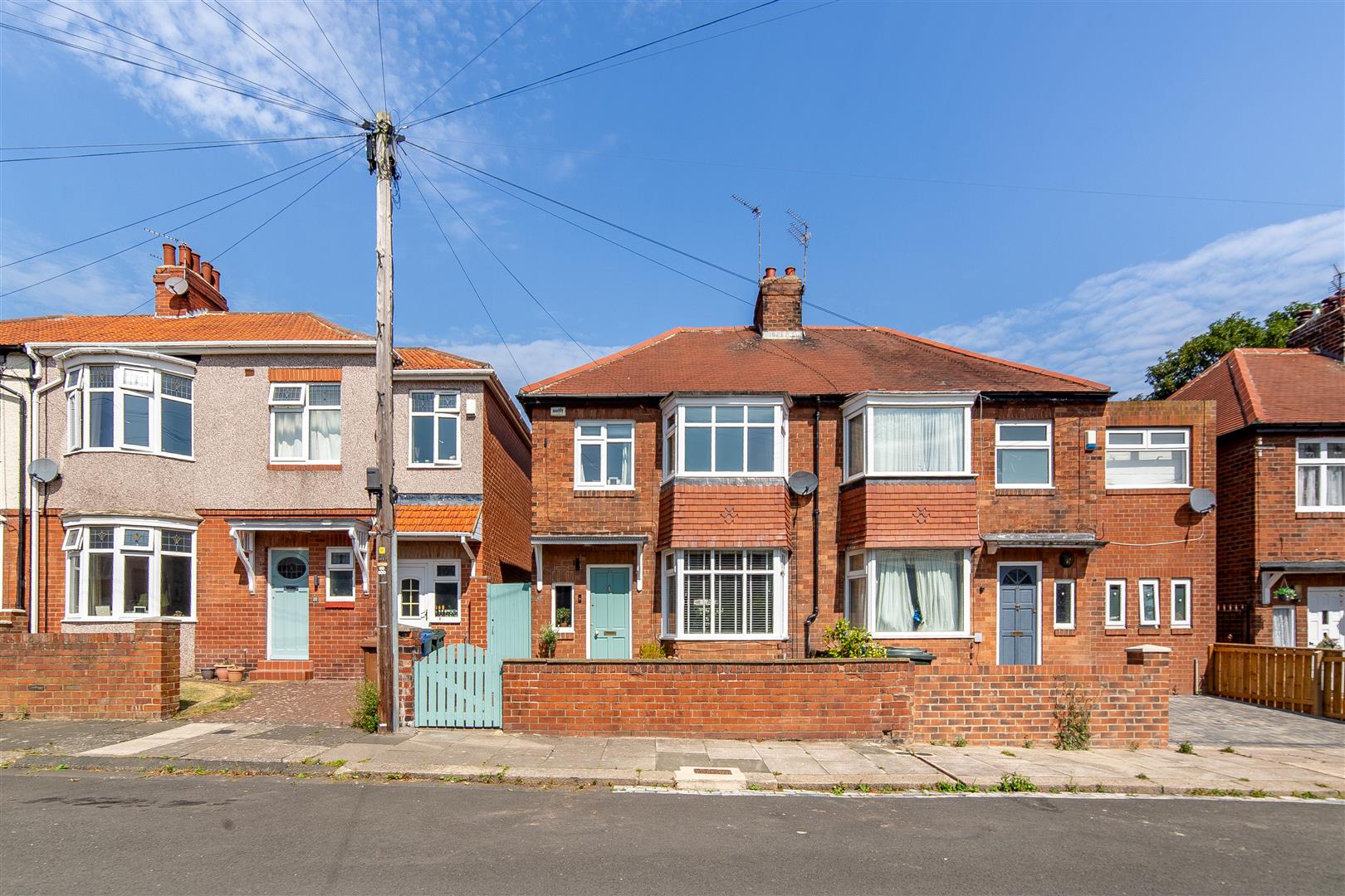 3 bedroom Semi-detached house For Sale