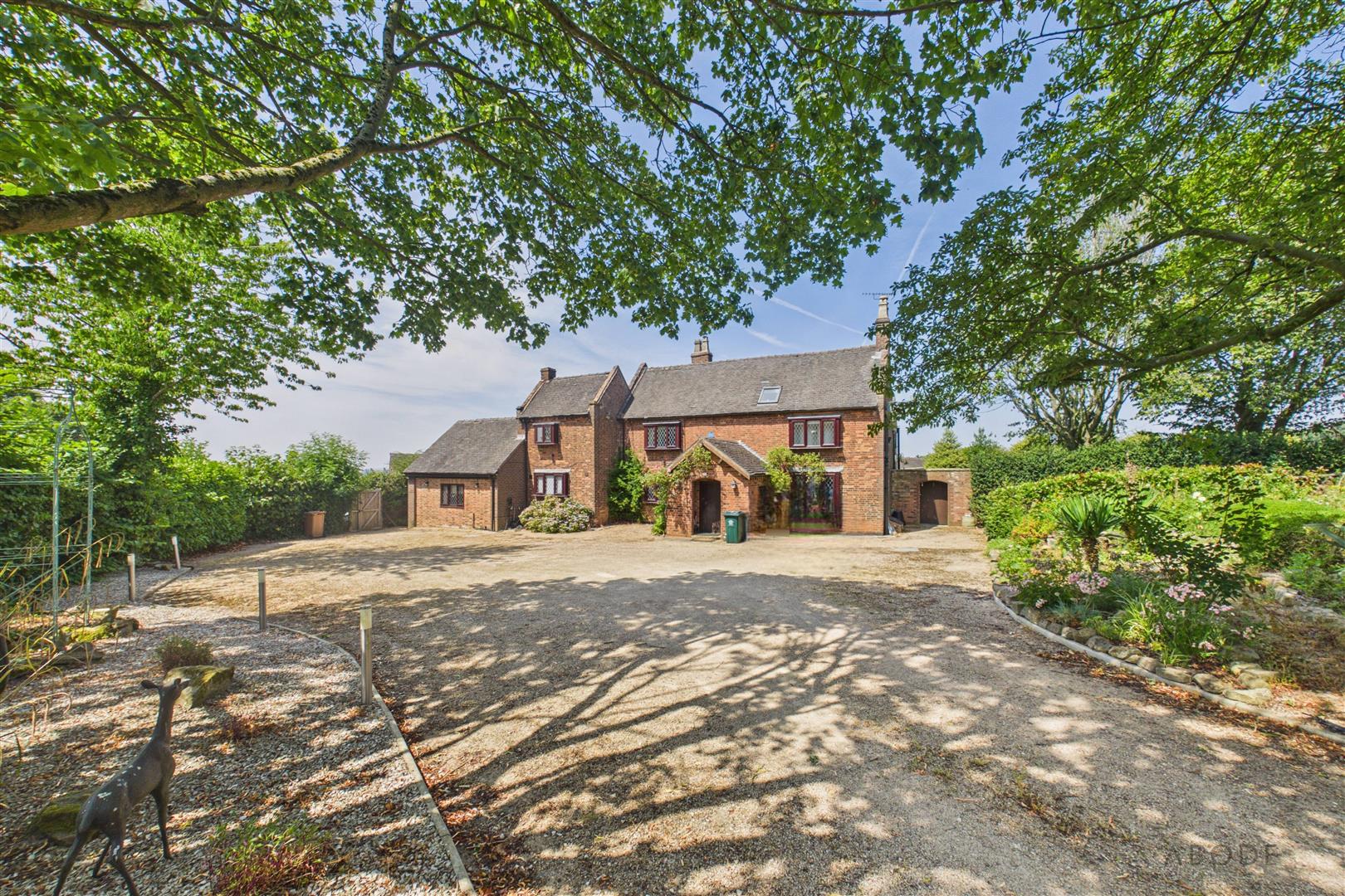 5 bedroom House (unspecified) For Sale
