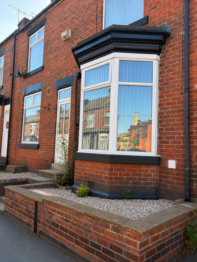 3 bedroom Terraced House To Let