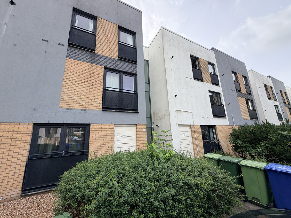2 bedroom Flat To Let