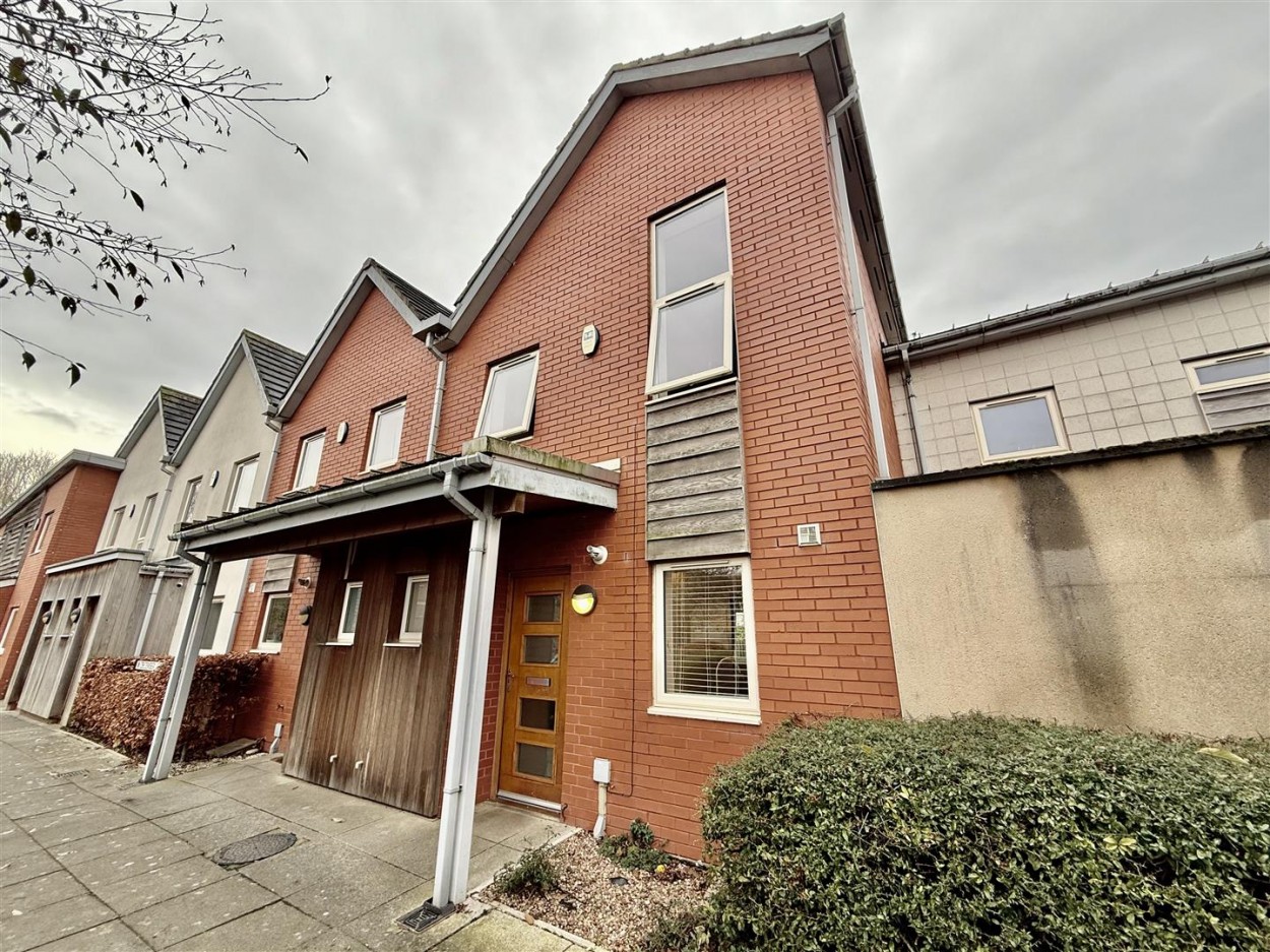 2 bedroom Terraced bungalow To Let