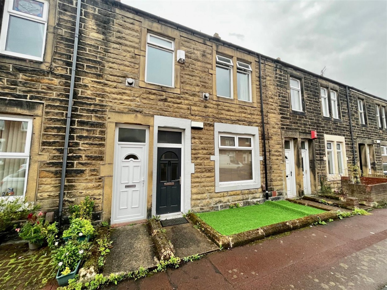2 bedroom Apartment To Let