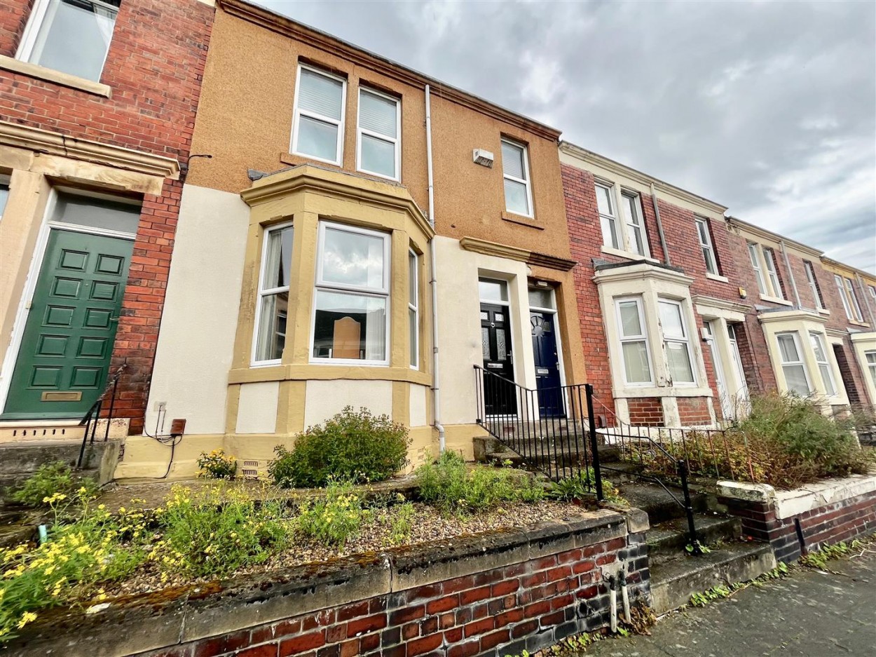 2 bedroom Flat To Let