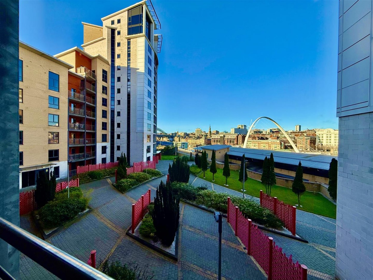 2 bedroom Apartment To Let