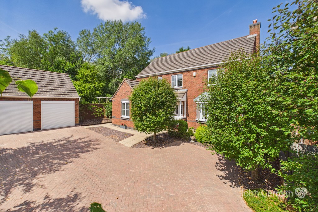 4 bedroom Detached house For Sale