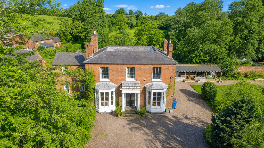 7 bedroom Property For Sale