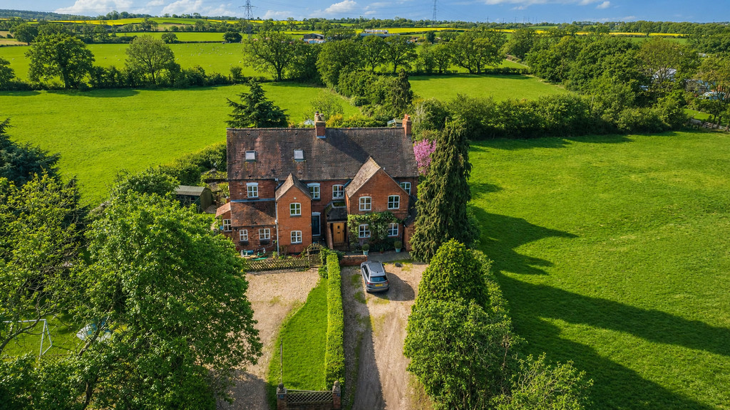 5 bedroom Property For Sale