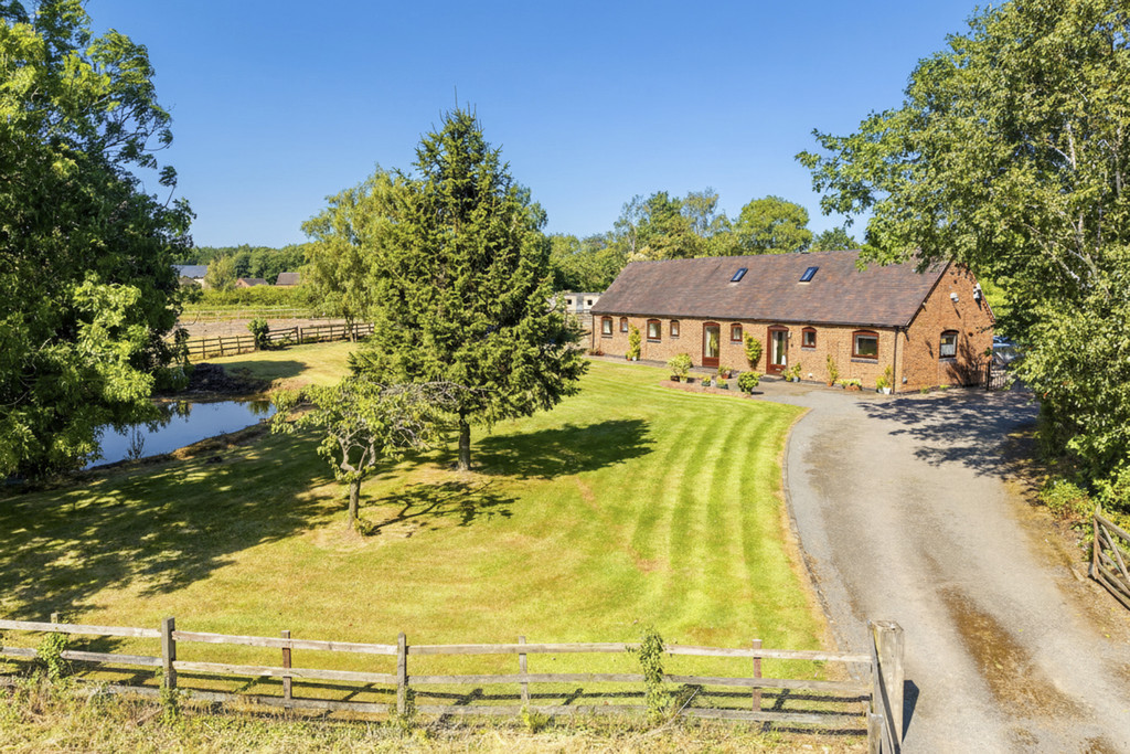 4 bedroom Barn For Sale