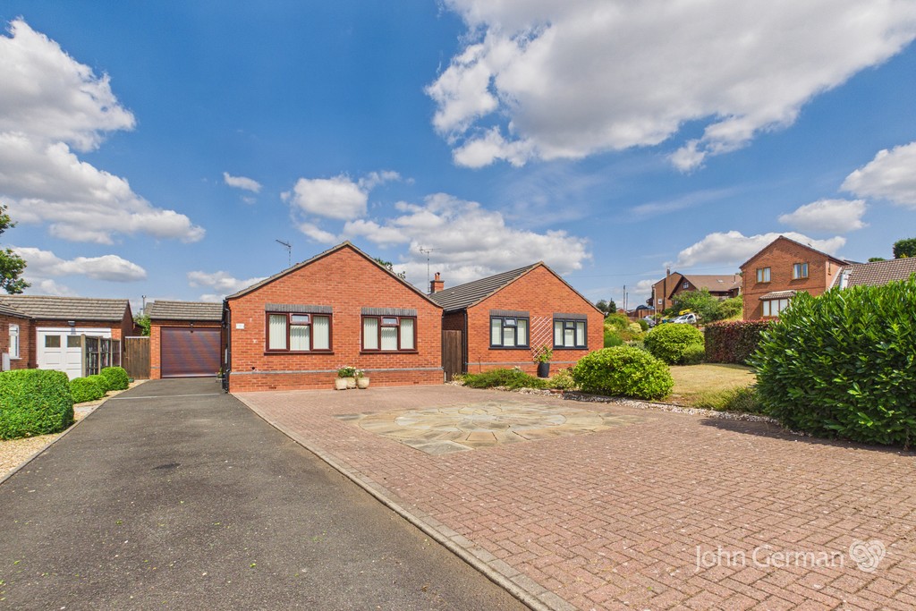 2 bedroom Detached house For Sale