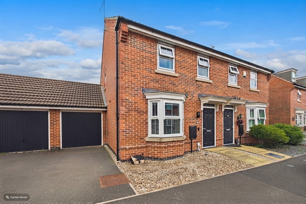 3 bedroom Semi-detached house For Sale