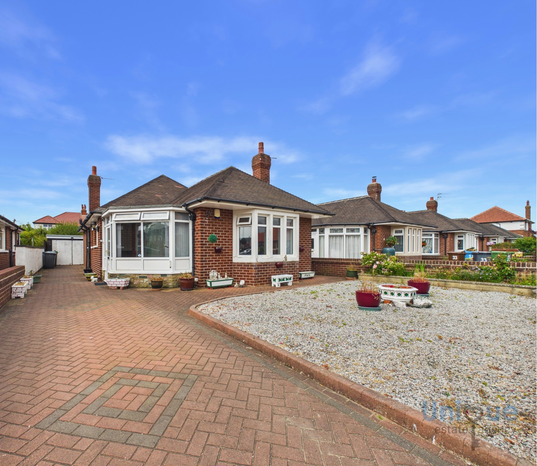2 bedroom Detached house For Sale