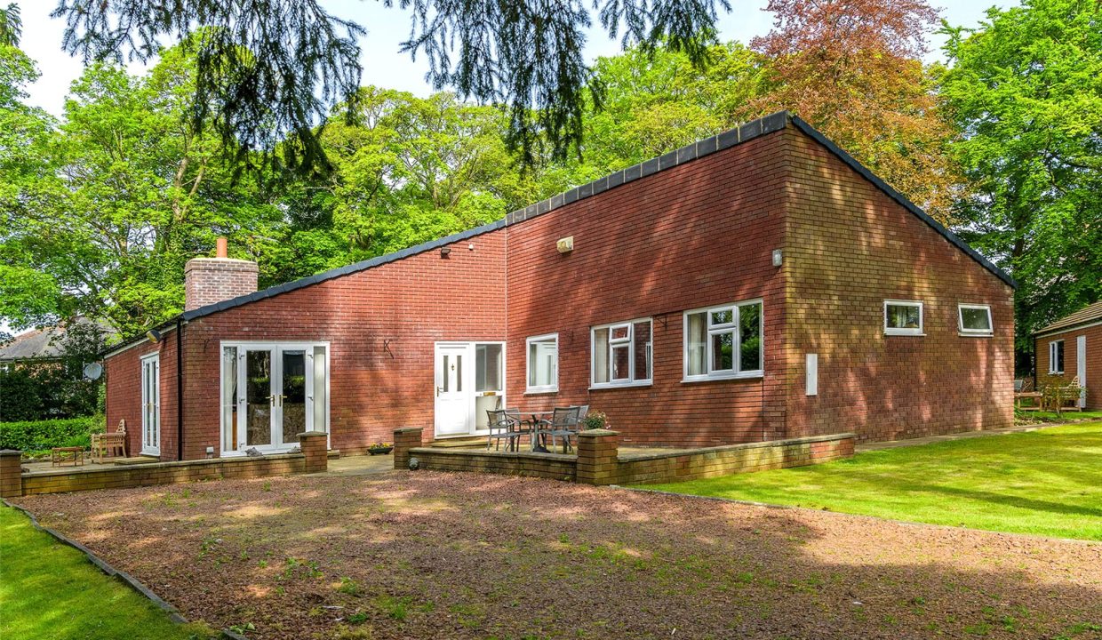  Detached bungalow For Sale