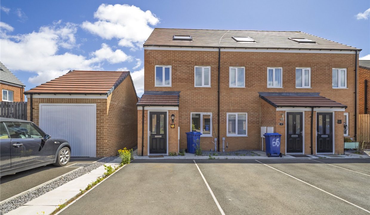  Terraced House For Sale