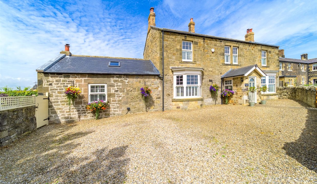 4 bedroom Property For Sale