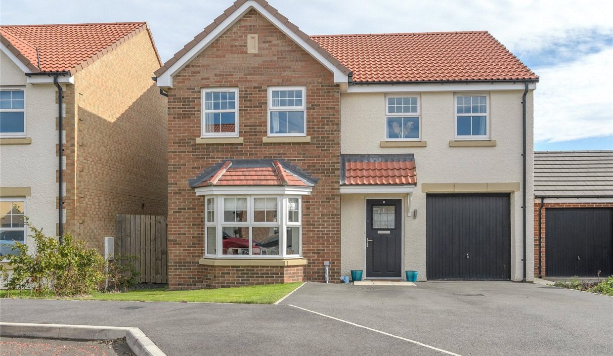 4 bedroom  For Sale