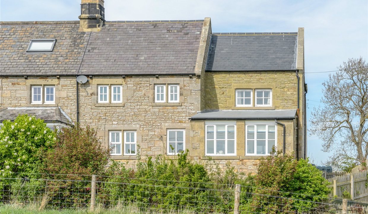  Terraced House For Sale