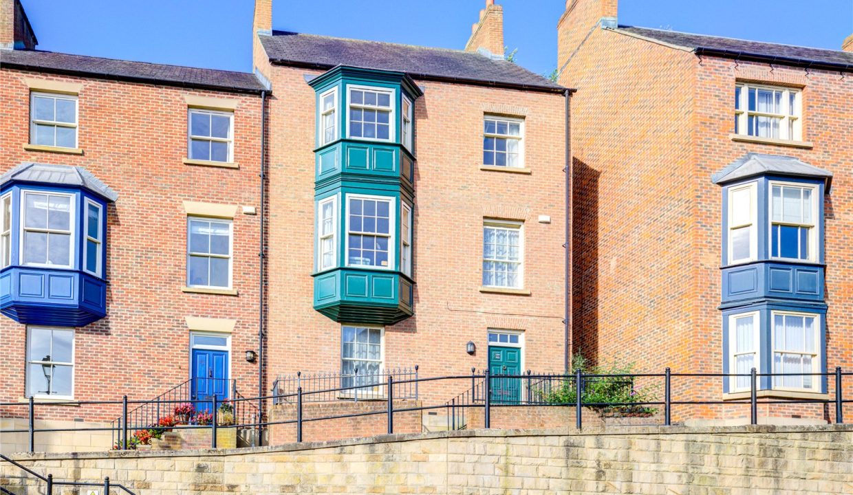 4 bedroom Property For Sale