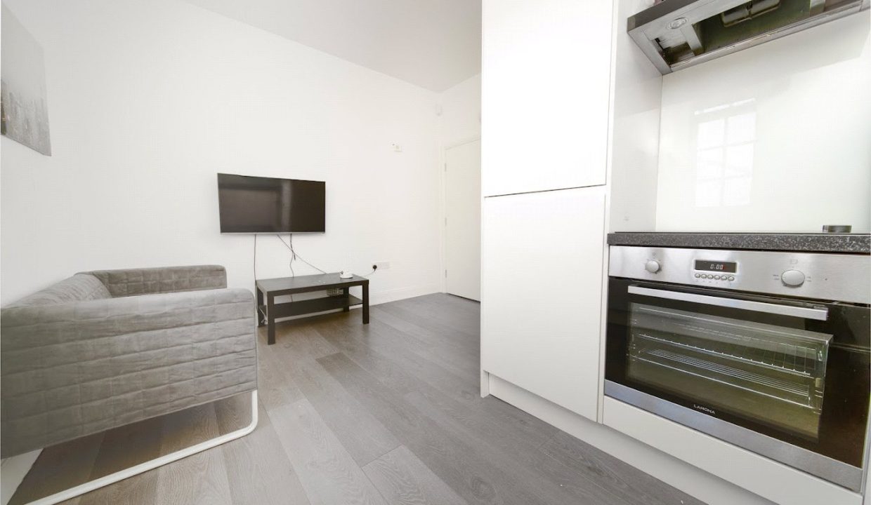  Flat To Let