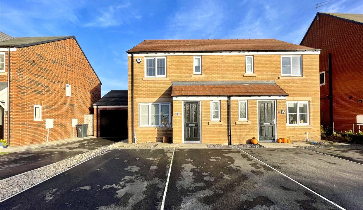 4 bedroom Detached house To Let