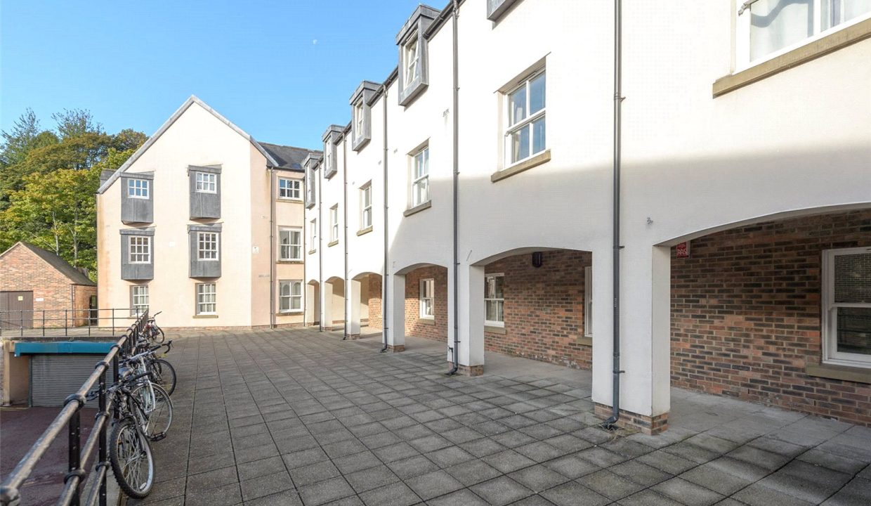 2 bedroom Apartment To Let