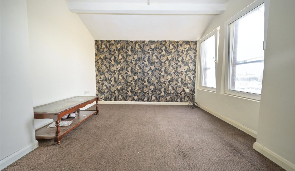  Apartment To Let