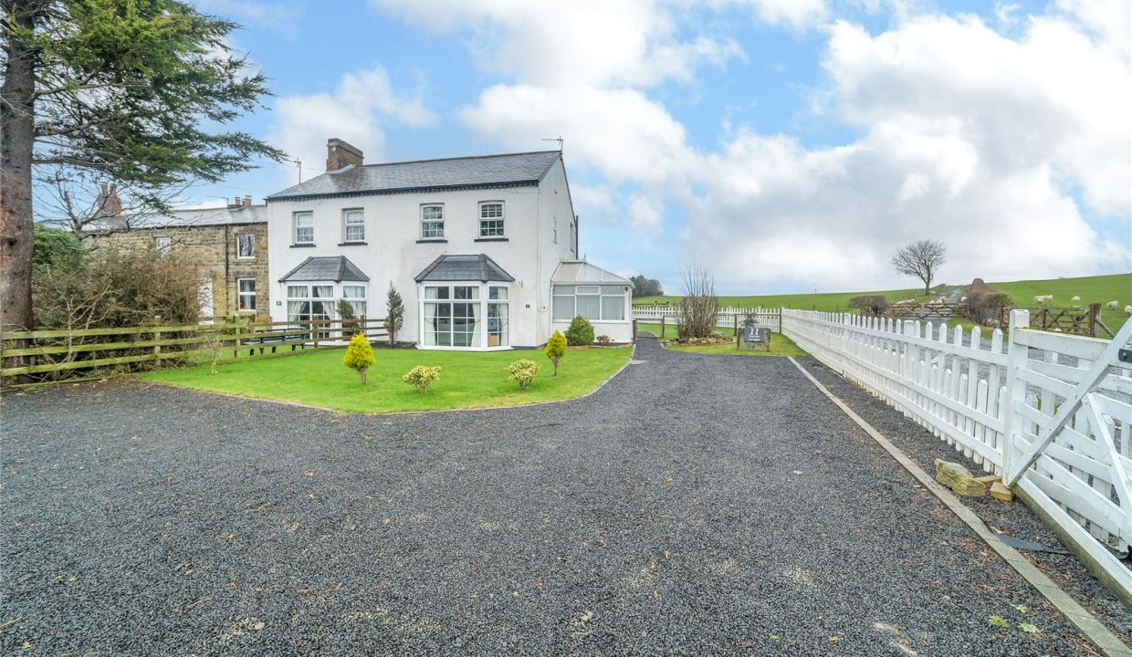  Semi-detached house For Sale
