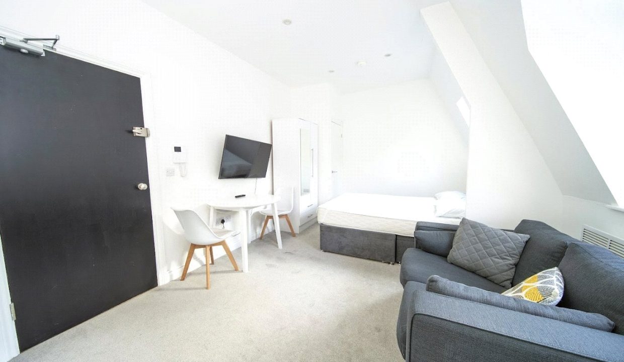  Apartment To Let