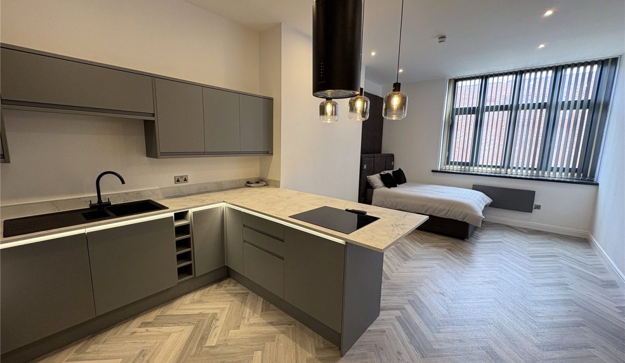 Apartment To Let