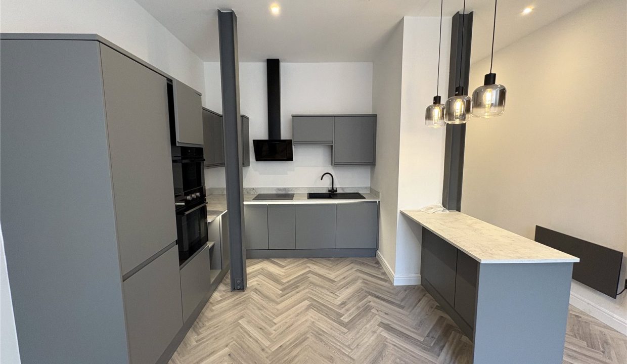  Apartment To Let