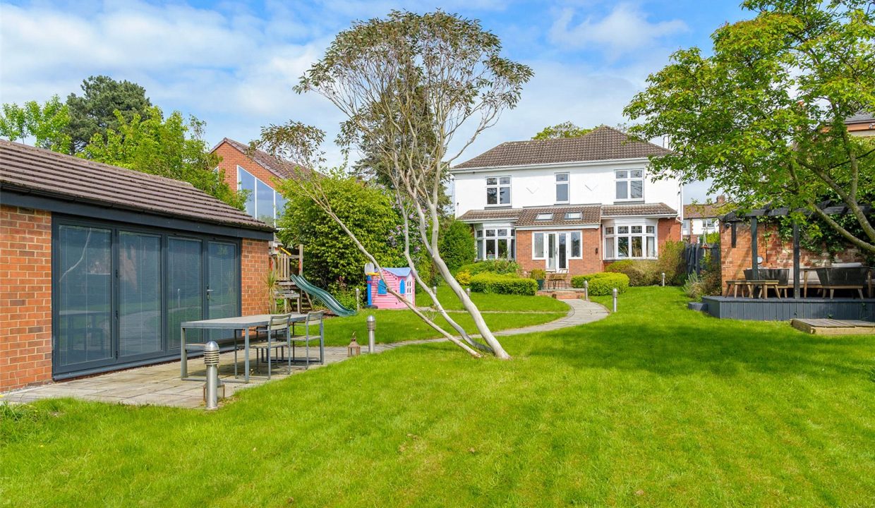 5 bedroom Property For Sale