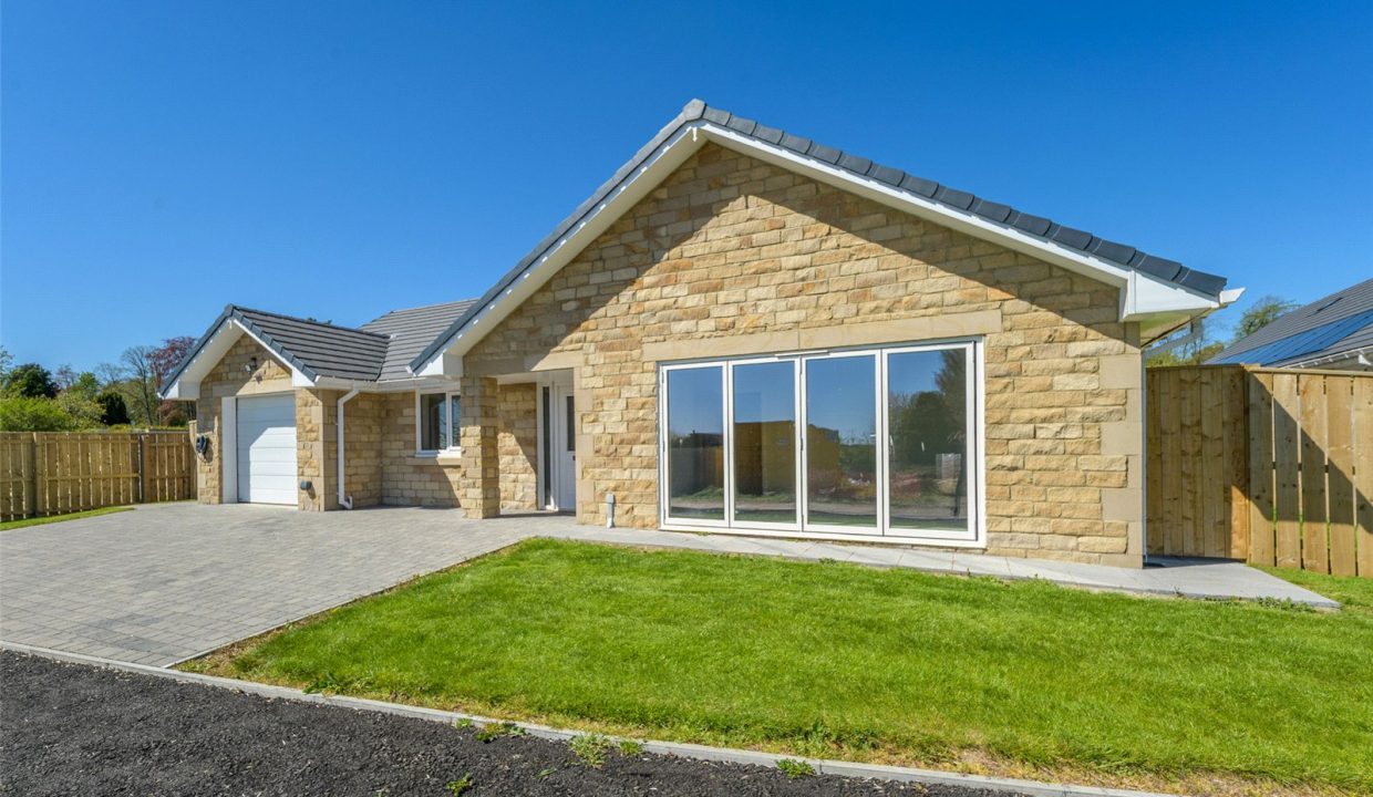  Detached bungalow For Sale