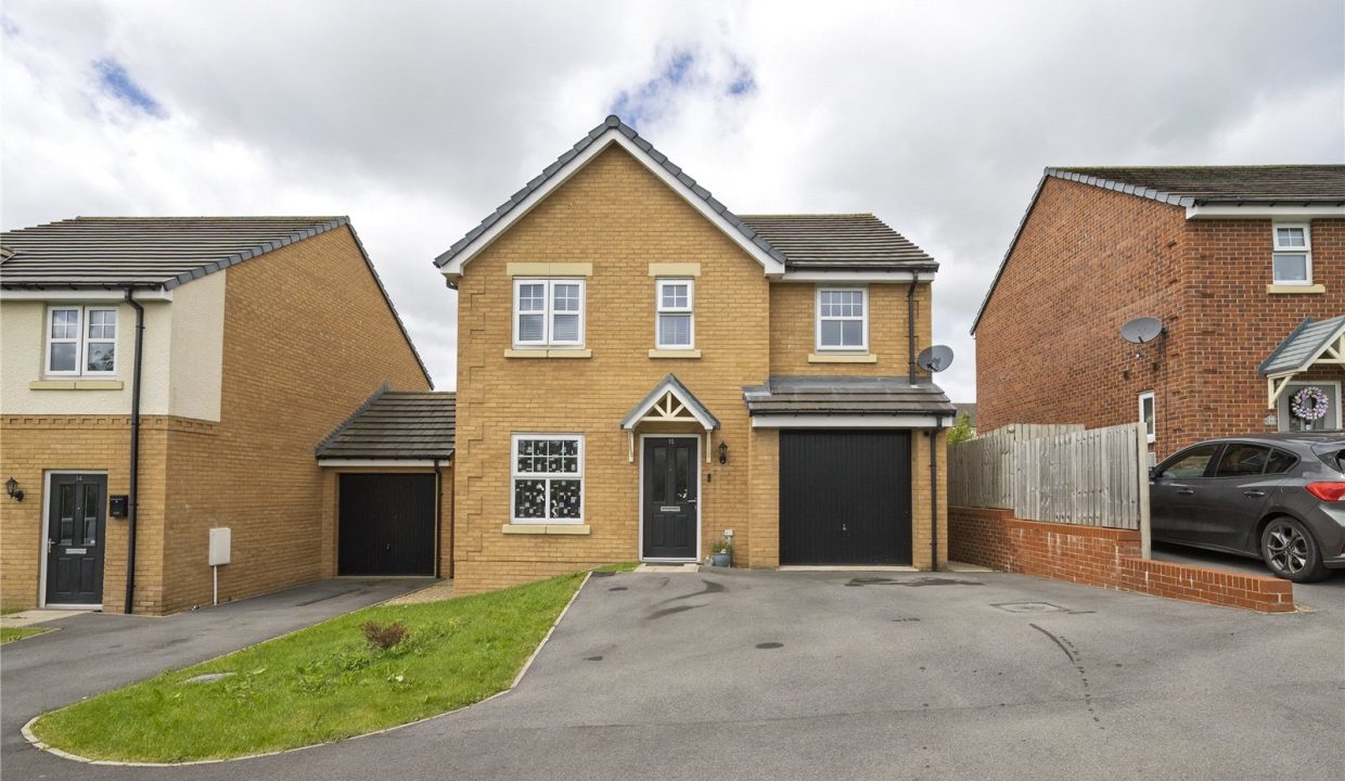 5 bedroom Property For Sale