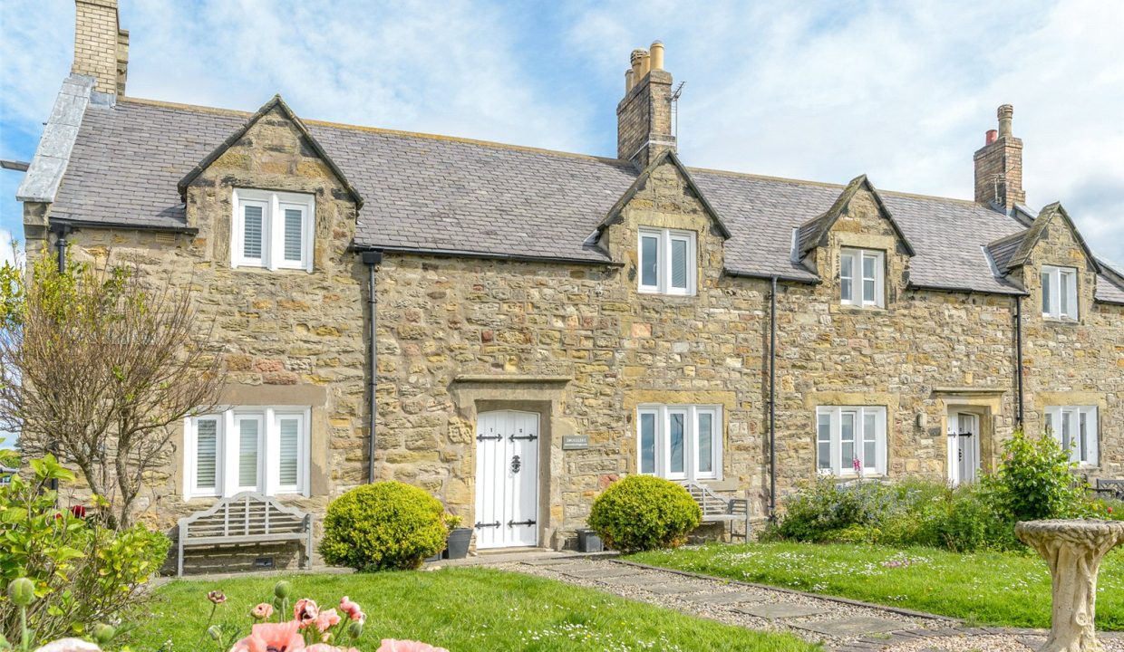 3 bedroom Cottage For Sale