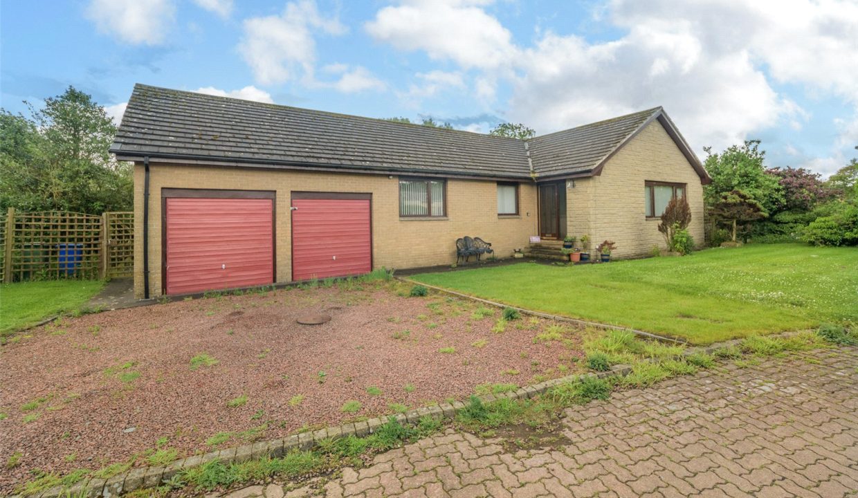  Detached bungalow For Sale