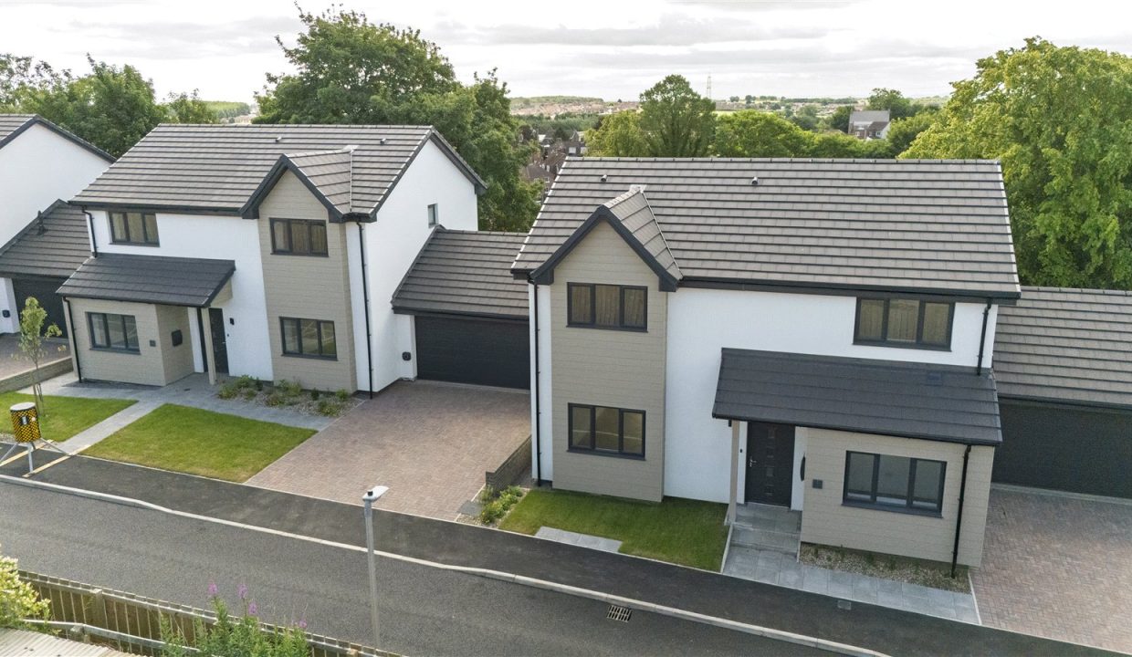 4 bedroom Property For Sale