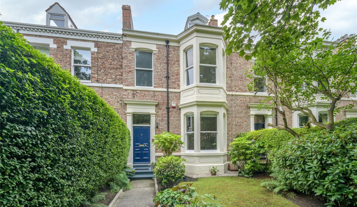  Town house For Sale