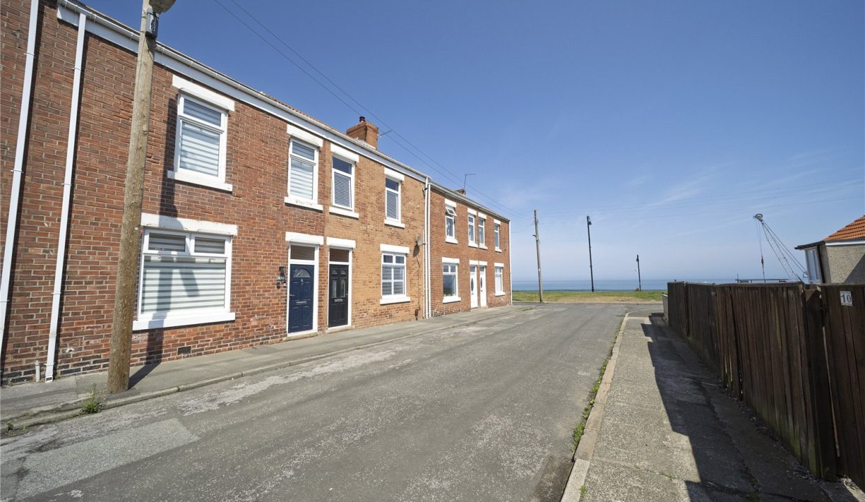  Terraced House For Sale